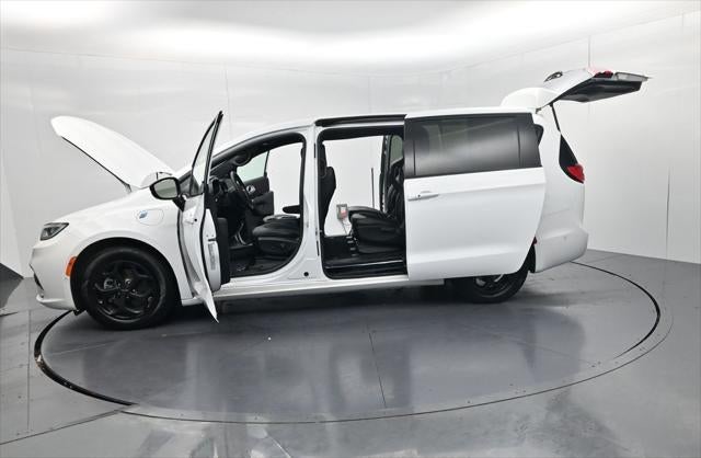 2024 Chrysler Pacifica Hybrid Select S Appearance