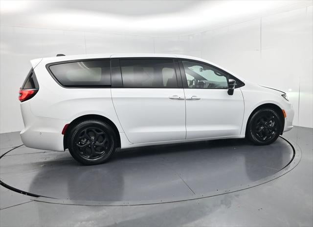 2024 Chrysler Pacifica Hybrid Select S Appearance