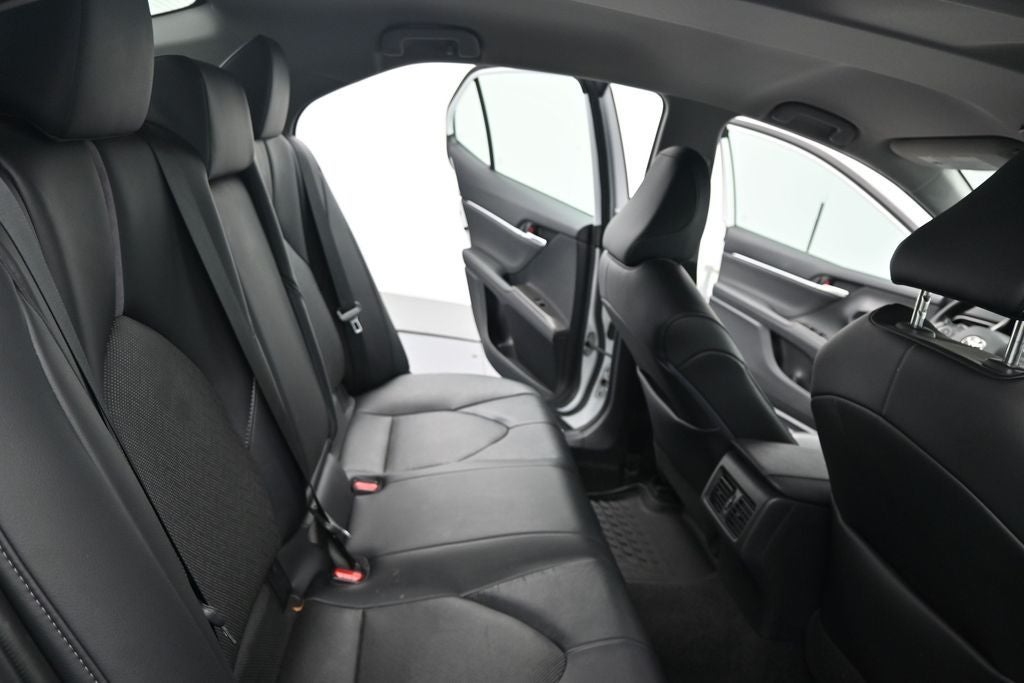 2022 Toyota Camry Hybrid XLE
