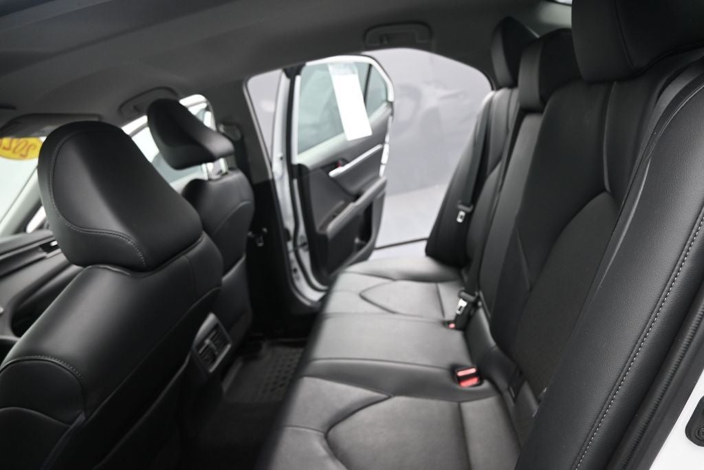 2022 Toyota Camry Hybrid XLE
