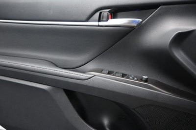 2022 Toyota Camry Hybrid XLE