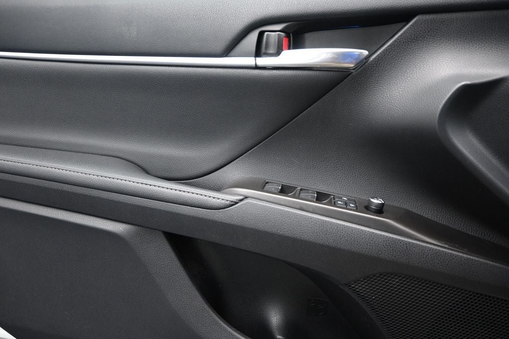 2022 Toyota Camry Hybrid XLE