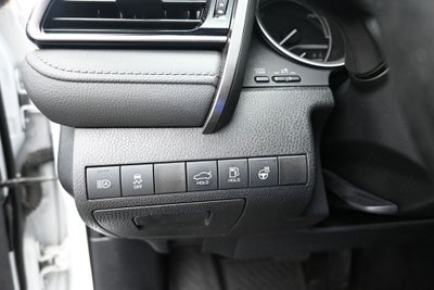 2022 Toyota Camry Hybrid XLE