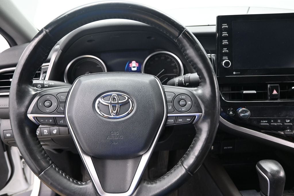 2022 Toyota Camry Hybrid XLE