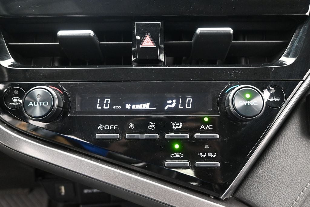 2022 Toyota Camry Hybrid XLE