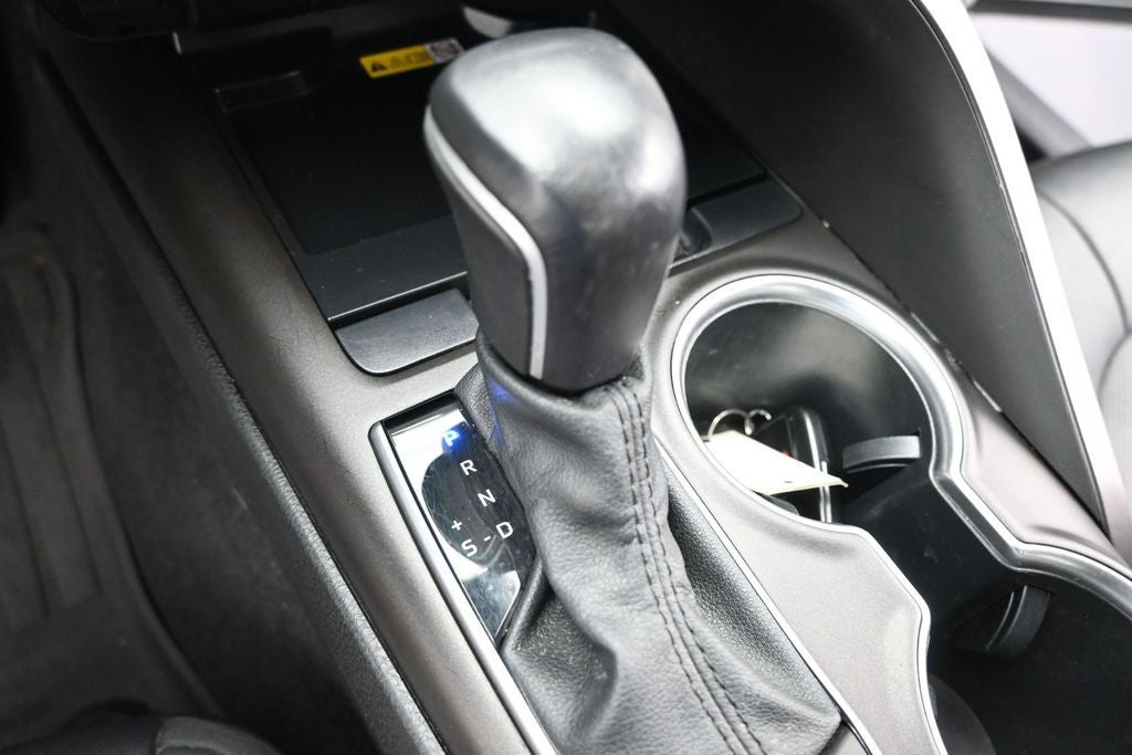 2022 Toyota Camry Hybrid XLE