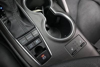 2022 Toyota Camry Hybrid XLE