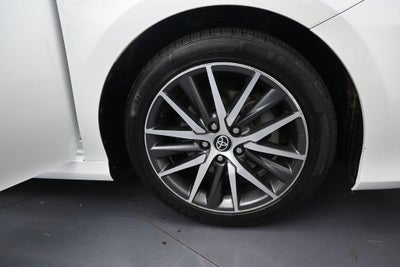2022 Toyota Camry Hybrid XLE