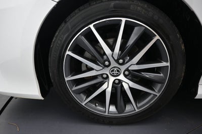 2022 Toyota Camry Hybrid XLE