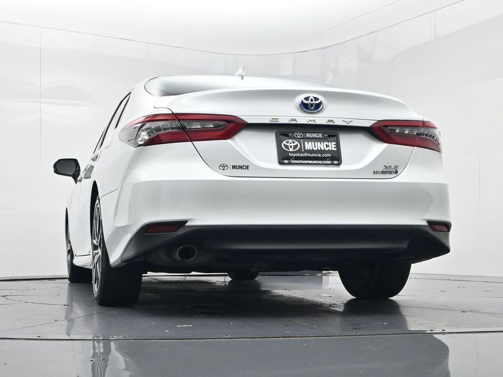 2022 Toyota Camry Hybrid XLE