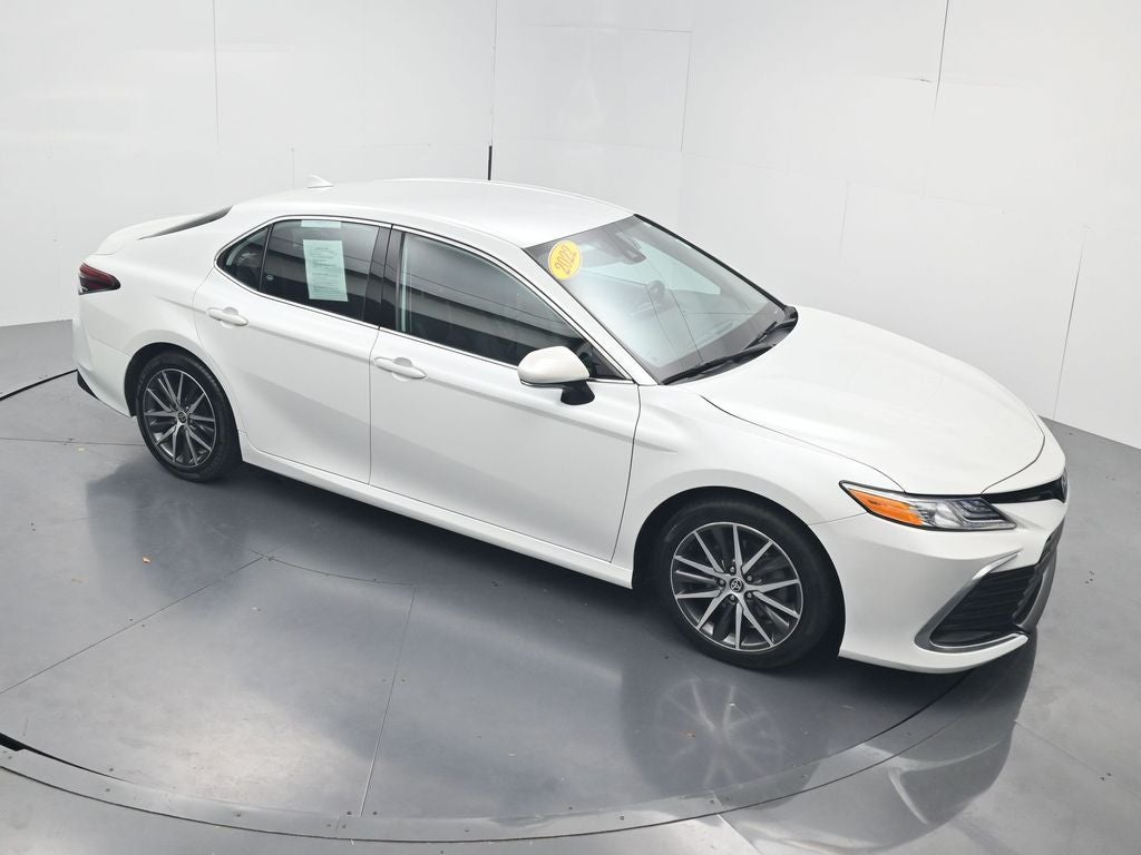 2022 Toyota Camry Hybrid XLE
