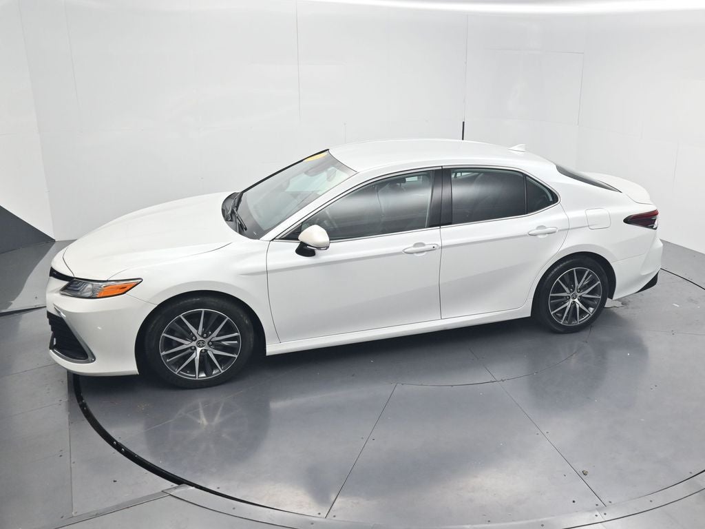2022 Toyota Camry Hybrid XLE