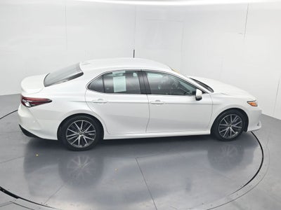 2022 Toyota Camry Hybrid XLE