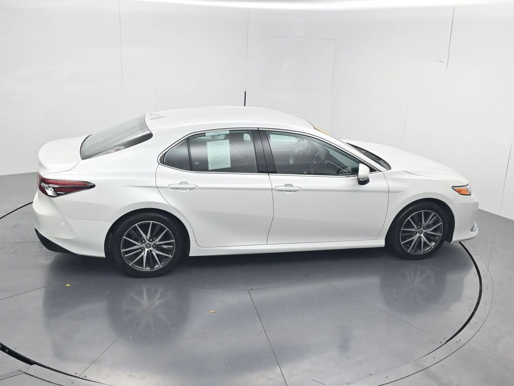 2022 Toyota Camry Hybrid XLE