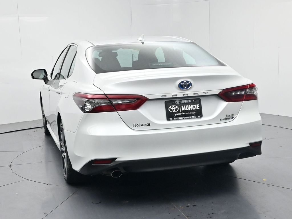 2022 Toyota Camry Hybrid XLE