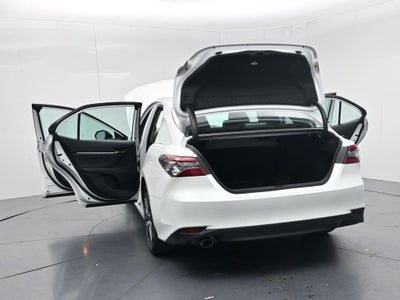2022 Toyota Camry Hybrid XLE