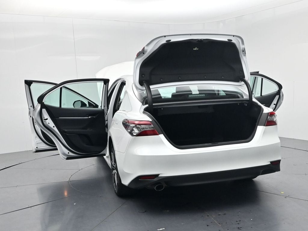 2022 Toyota Camry Hybrid XLE