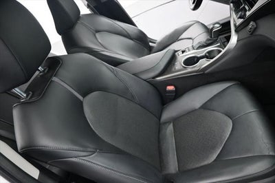 2022 Toyota Camry Hybrid XLE