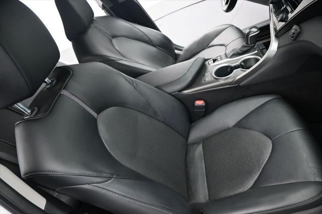 2022 Toyota Camry Hybrid XLE