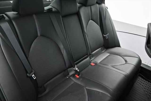 2022 Toyota Camry Hybrid XLE