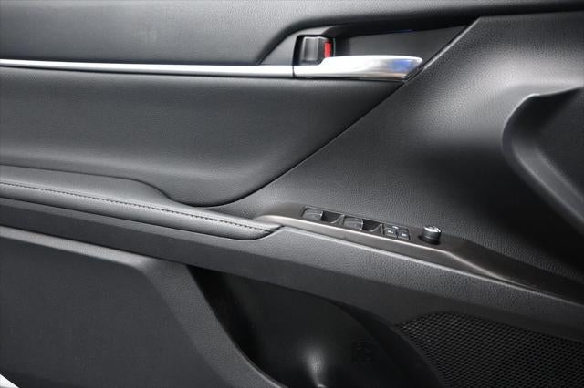 2022 Toyota Camry Hybrid XLE