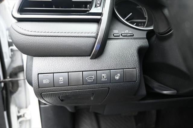 2022 Toyota Camry Hybrid XLE