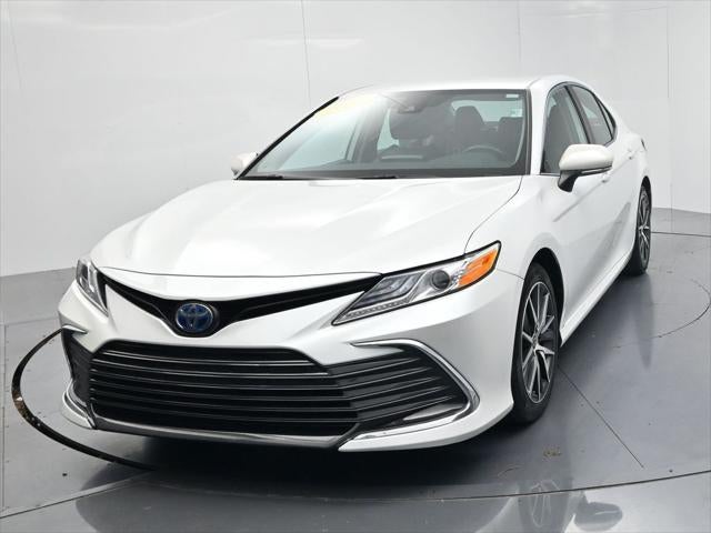 2022 Toyota Camry Hybrid XLE