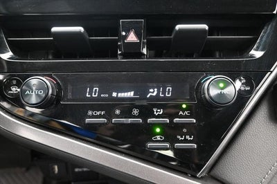 2022 Toyota Camry Hybrid XLE