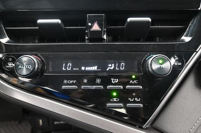 2022 Toyota Camry Hybrid XLE