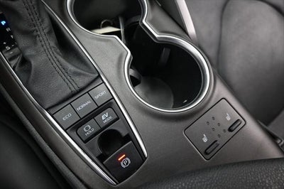 2022 Toyota Camry Hybrid XLE