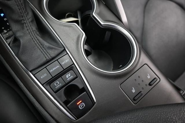 2022 Toyota Camry Hybrid XLE