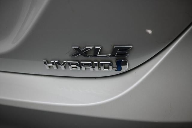 2022 Toyota Camry Hybrid XLE