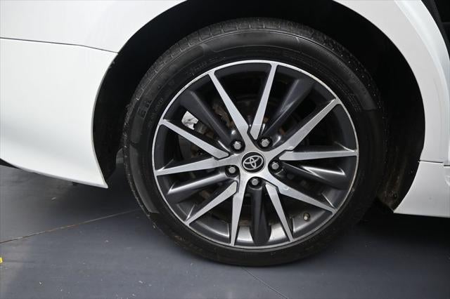 2022 Toyota Camry Hybrid XLE