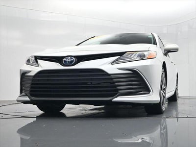 2022 Toyota Camry Hybrid XLE