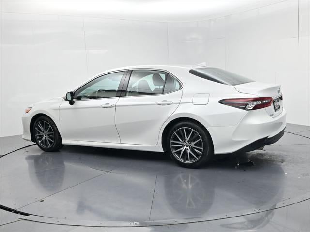 2022 Toyota Camry Hybrid XLE