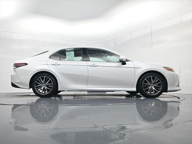 2022 Toyota Camry Hybrid XLE