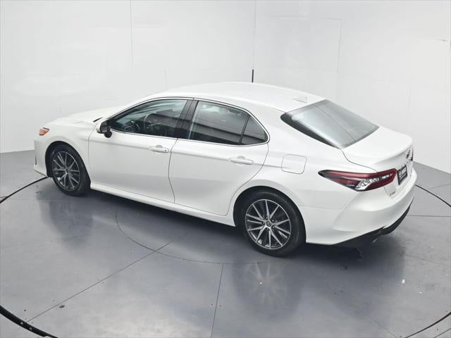 2022 Toyota Camry Hybrid XLE