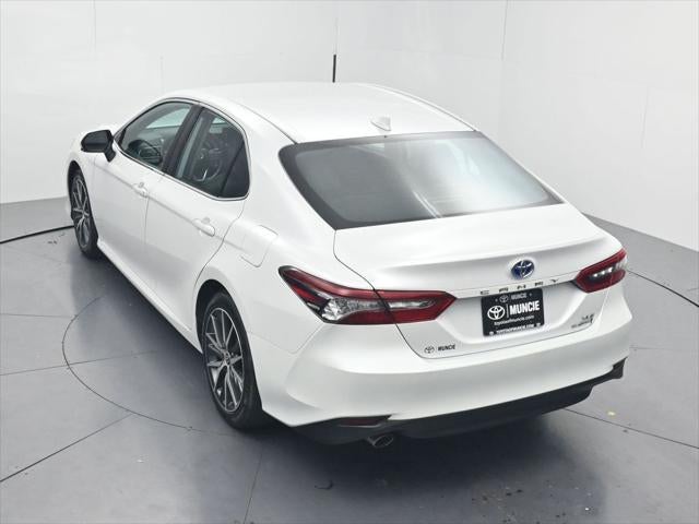 2022 Toyota Camry Hybrid XLE