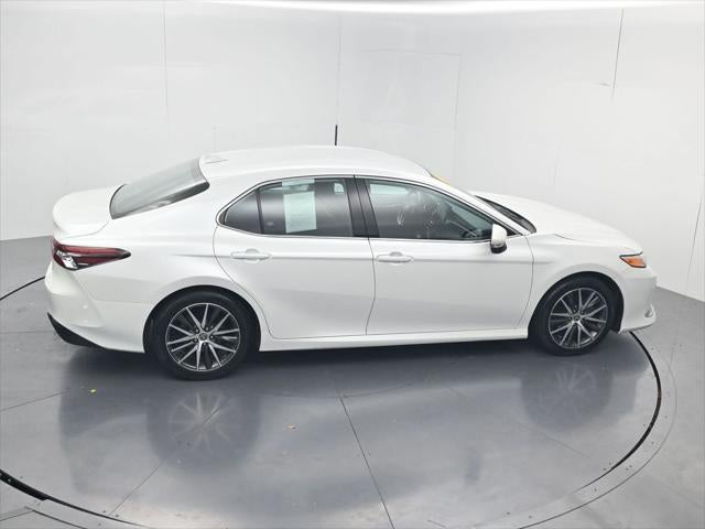 2022 Toyota Camry Hybrid XLE