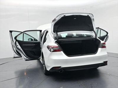 2022 Toyota Camry Hybrid XLE