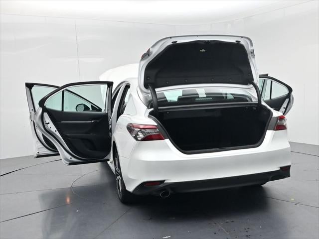 2022 Toyota Camry Hybrid XLE