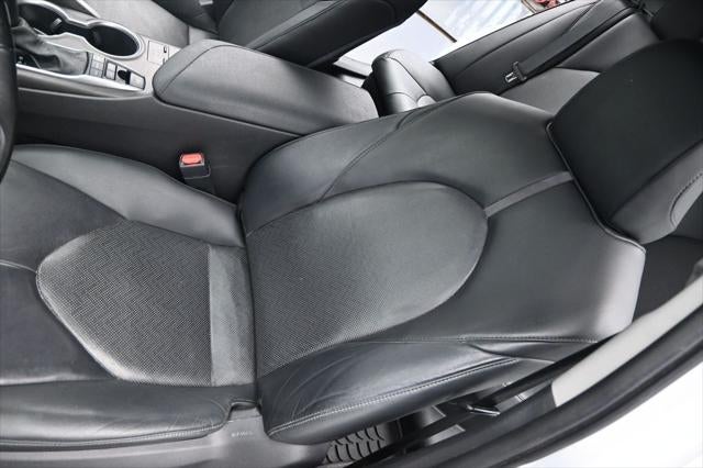 2022 Toyota Camry Hybrid XLE