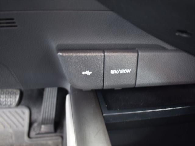 2021 Toyota Camry Hybrid SE