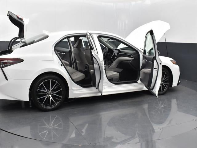 2021 Toyota Camry Hybrid SE