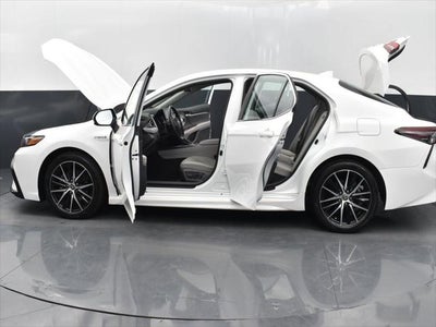 2021 Toyota Camry Hybrid SE