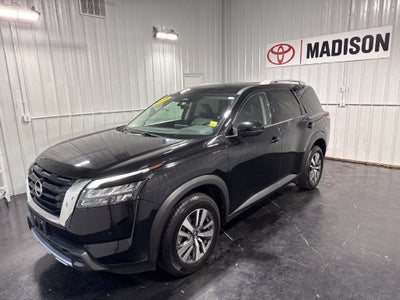 2025 Nissan Pathfinder SL
