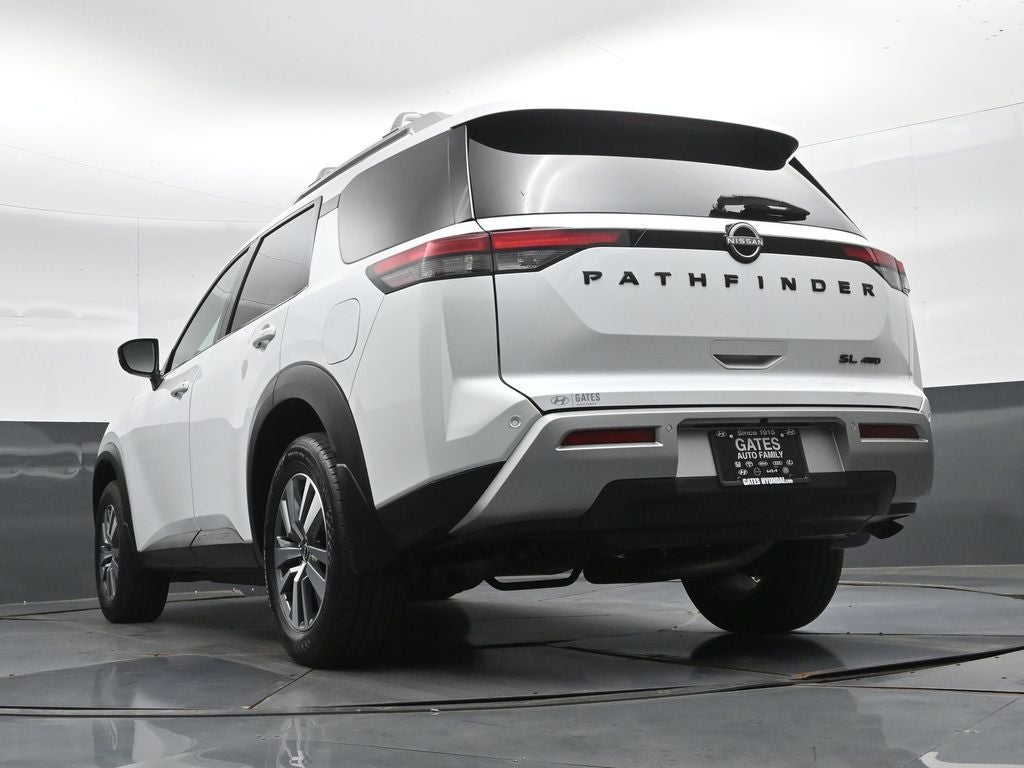 2025 Nissan Pathfinder SL
