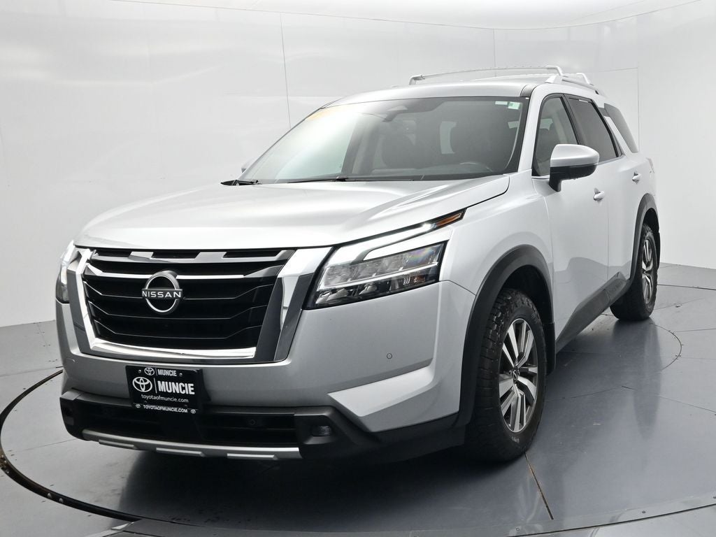 2022 Nissan Pathfinder SL