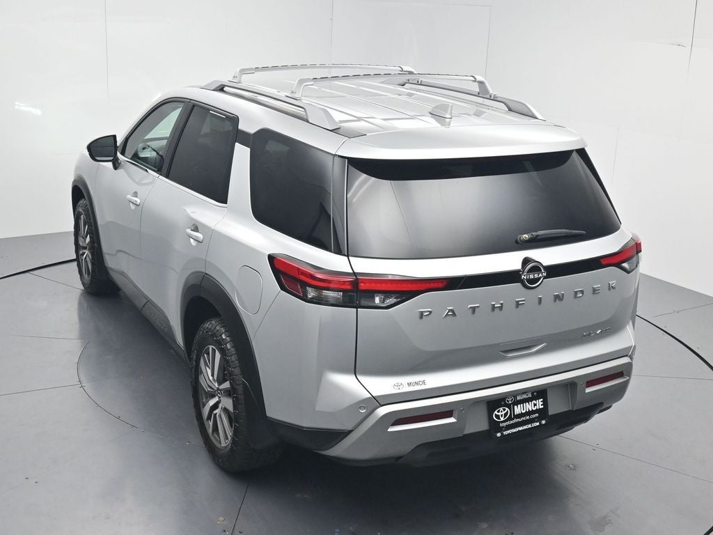 2022 Nissan Pathfinder SL
