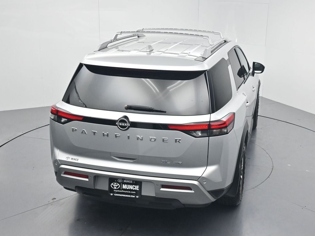 2022 Nissan Pathfinder SL